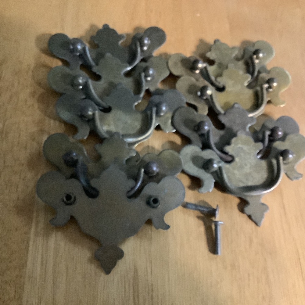 Antique-Style Brass Finish Wall Pulls - Pack of 9